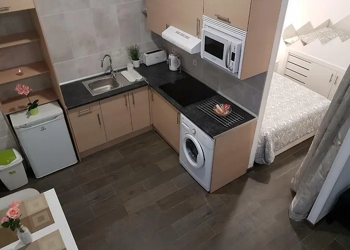 Cozy Studio Madrid - Metro Barrio del Pilar